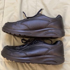 Balance Mk76 Walking Shoesslip Resist 
